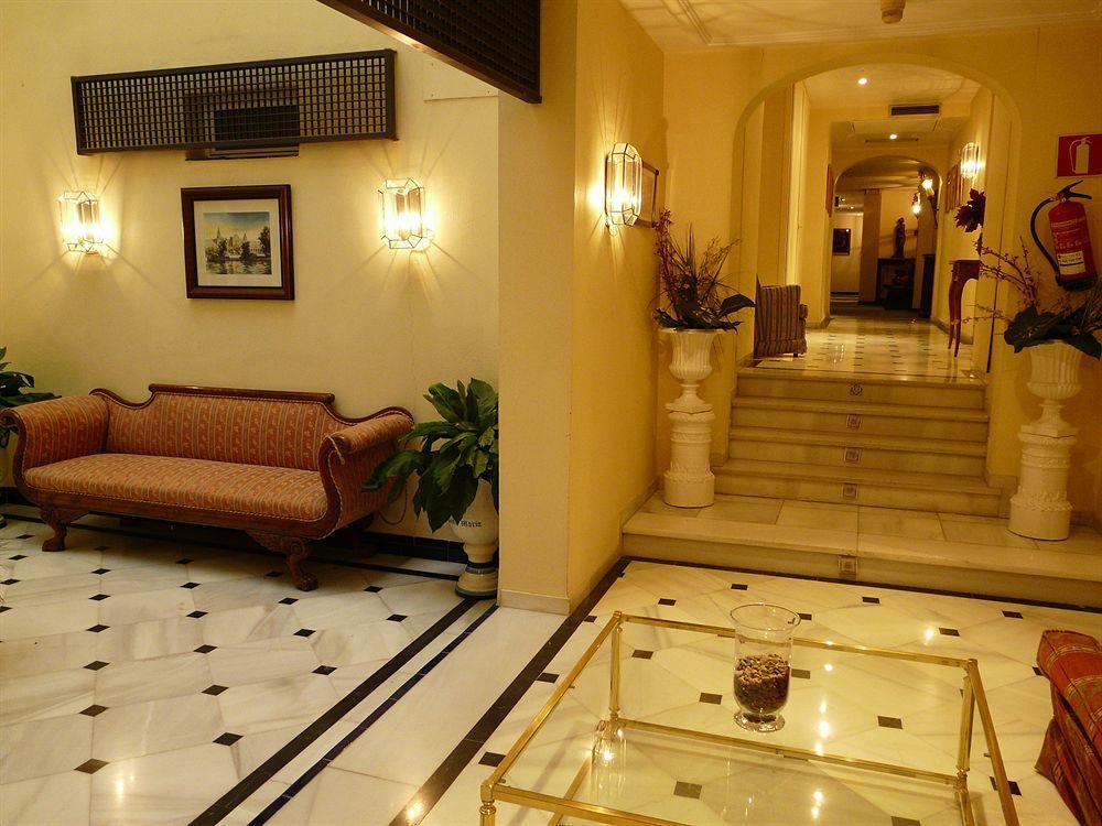 Hotel Dona Maria Seville Luaran gambar