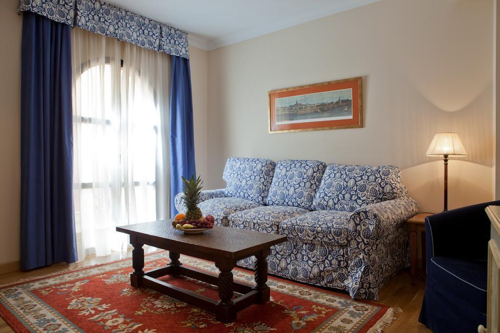 Hotel Dona Maria Seville Luaran gambar