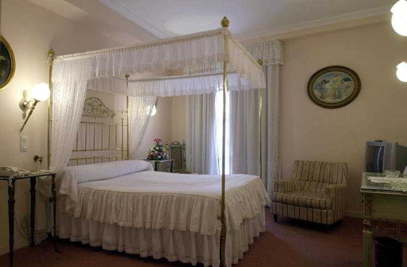 Hotel Dona Maria Seville Luaran gambar
