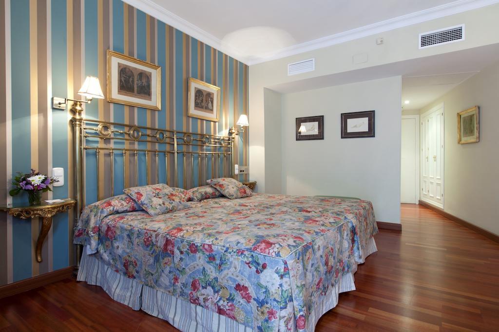 Hotel Dona Maria Seville Luaran gambar