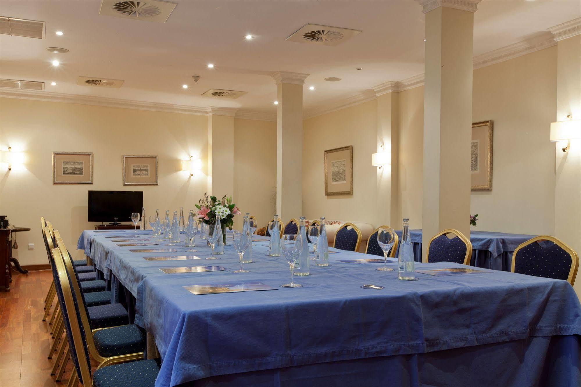 Hotel Dona Maria Seville Bilik gambar